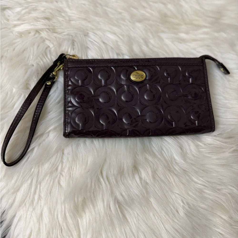 Coach wristlet pre