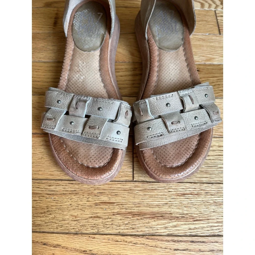 Miz Mooz neutral design casual