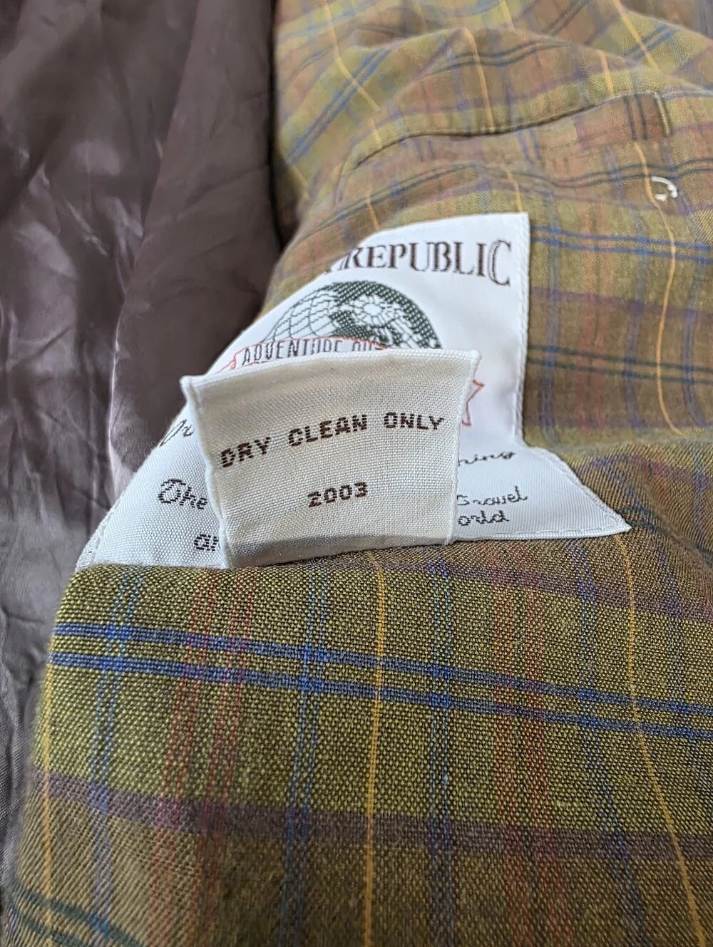 Banana Republic stunning early