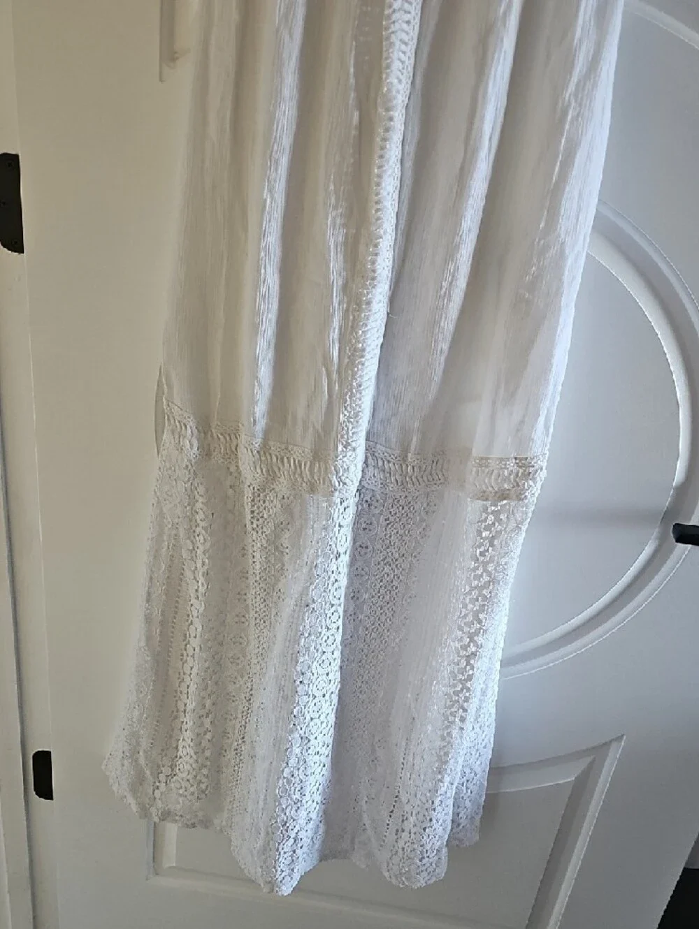 Abercrombie & Fitch lightweight white