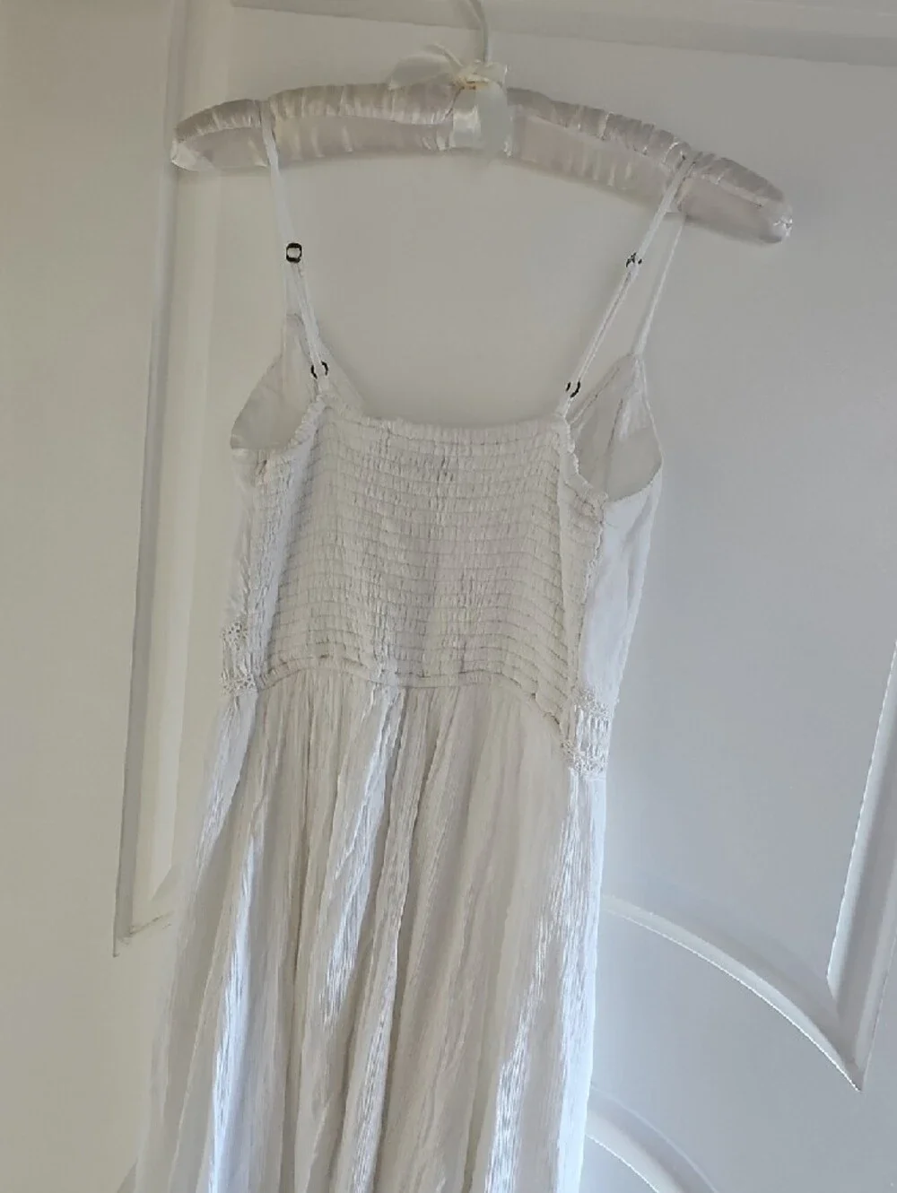 Abercrombie & Fitch lightweight white