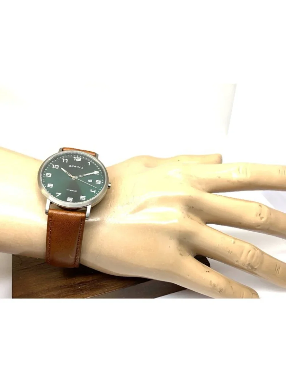 Bering men watch