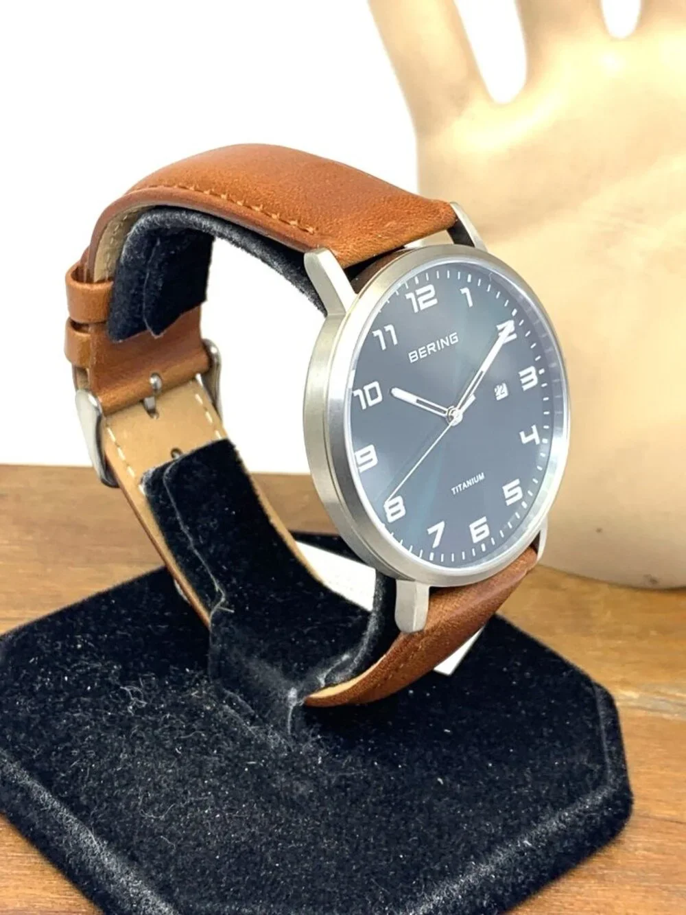Bering men watch