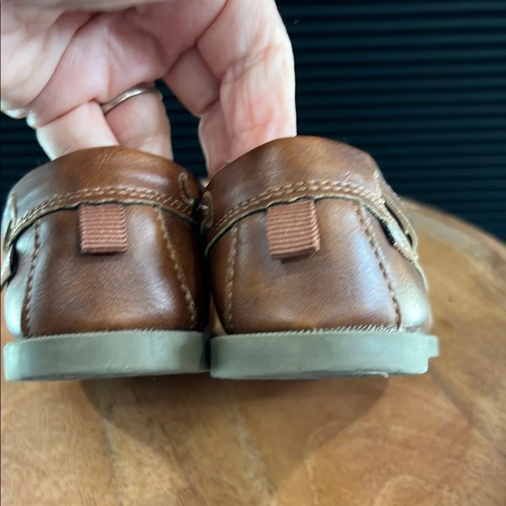 Carters box brown
