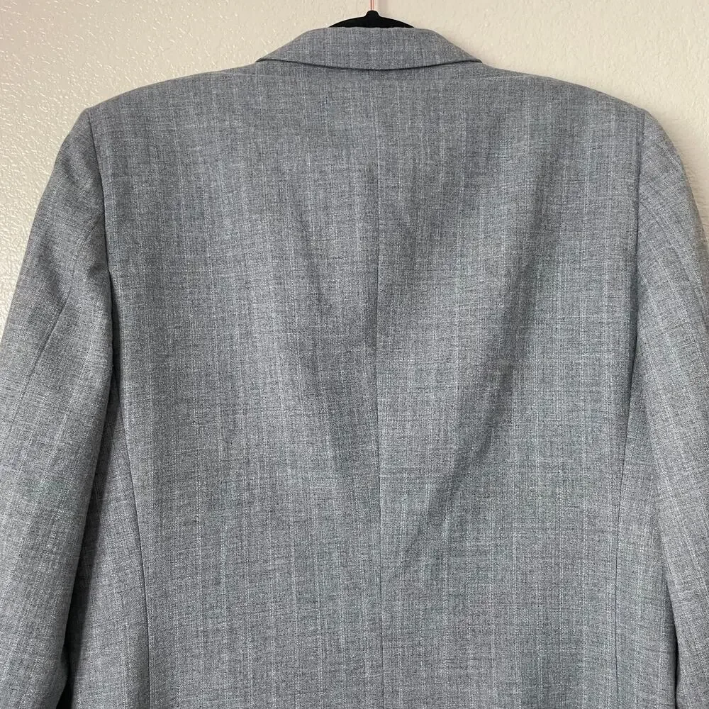 Yves Saint Laurent elegant single breasted