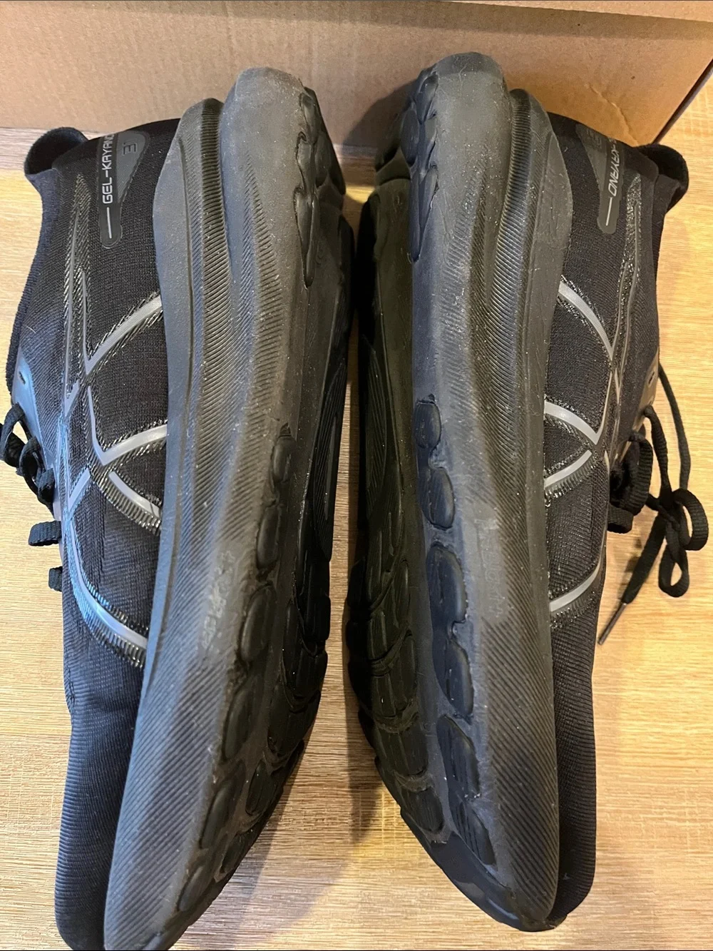 Asics black men’s like