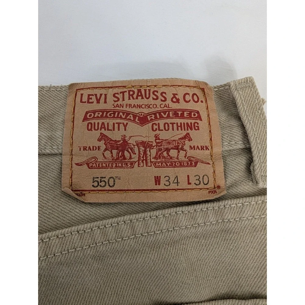 Levis measurements waist