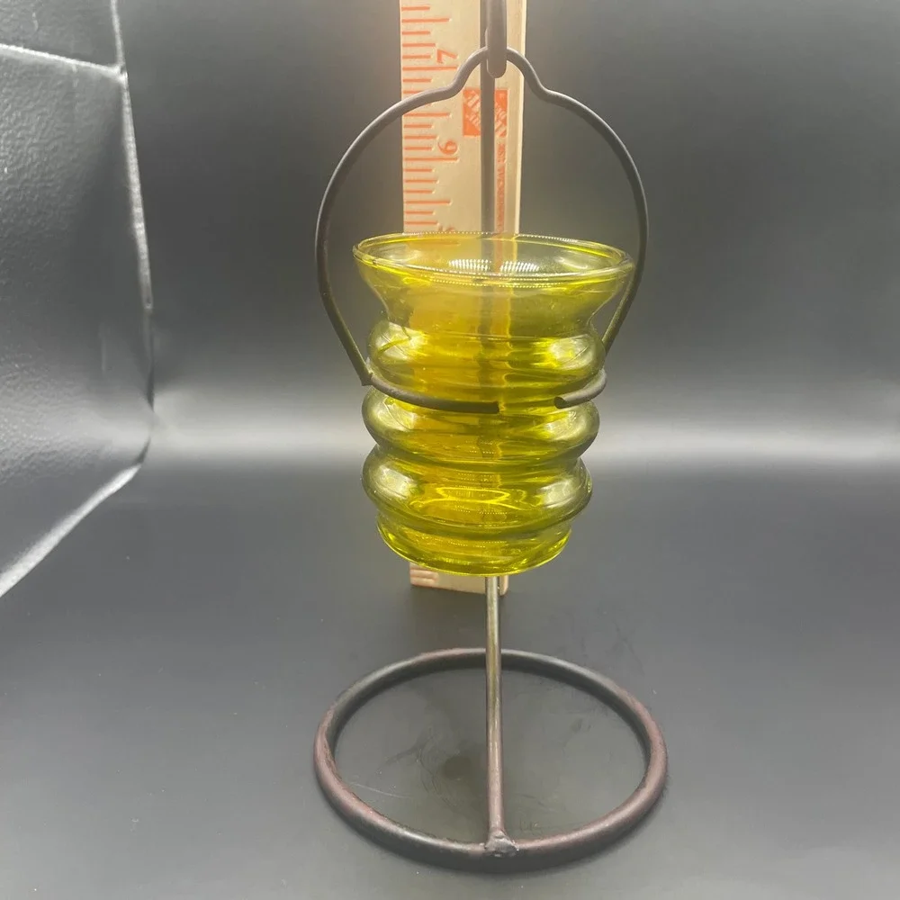 N/A vibrant tabletop minimalist