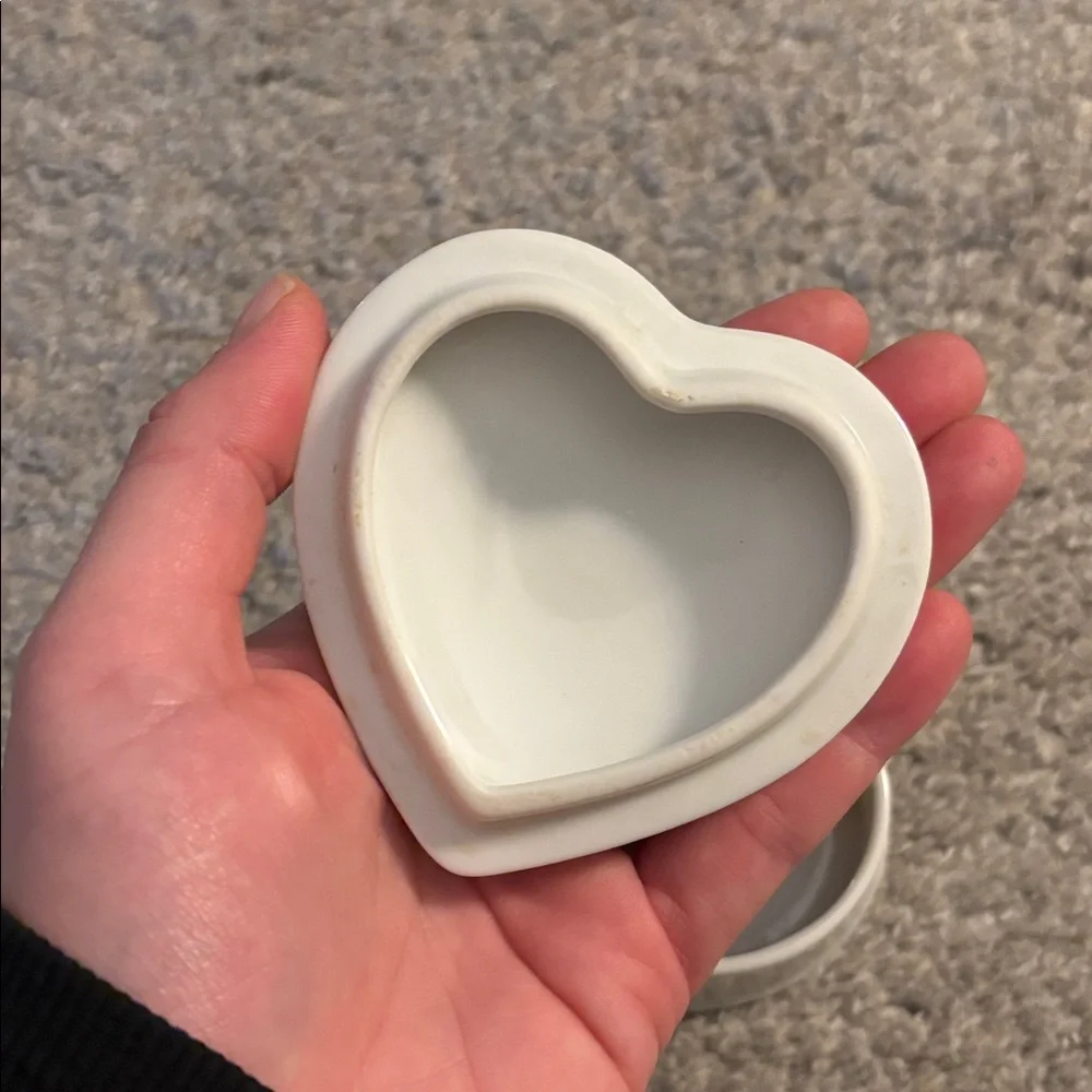 Anthropologie white red