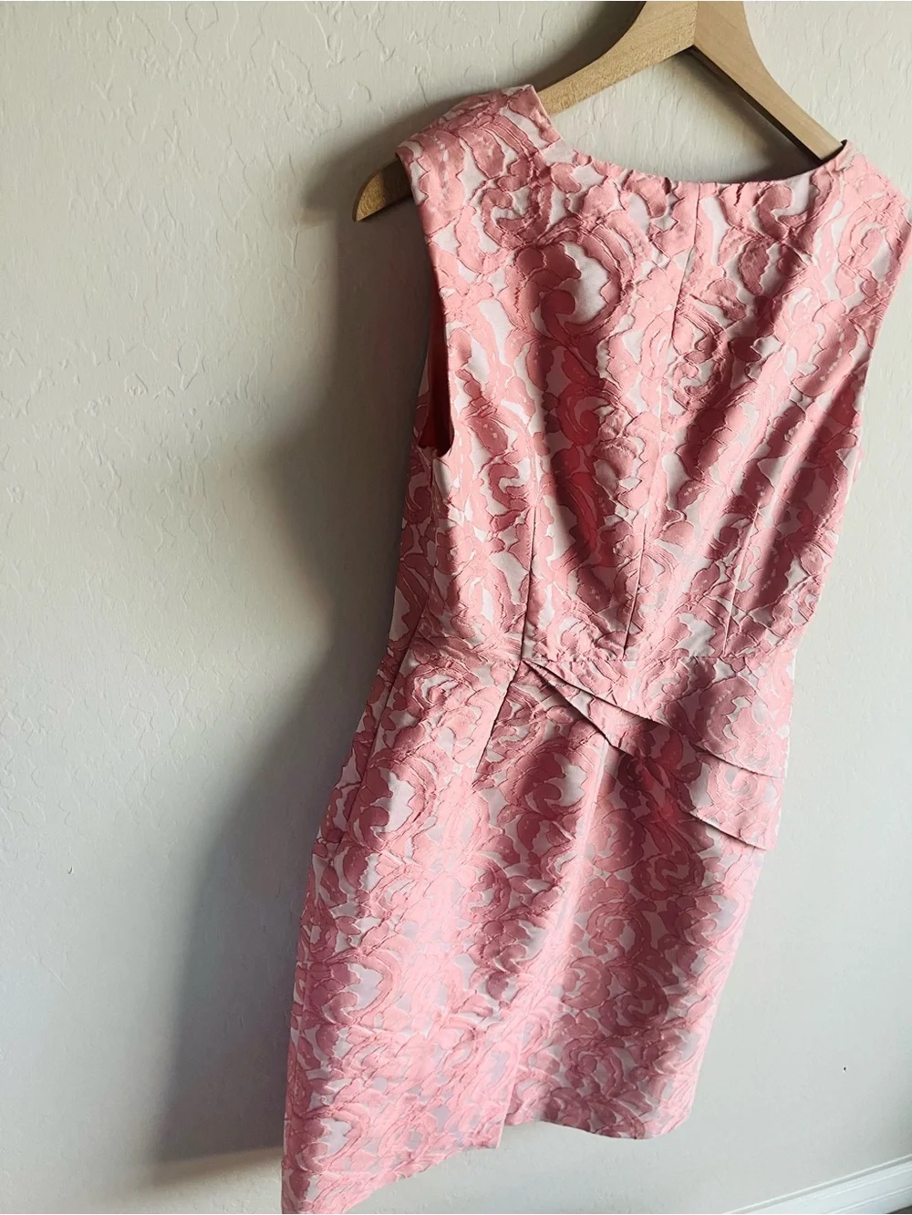 Adrianna Papell elegant sleeveless
