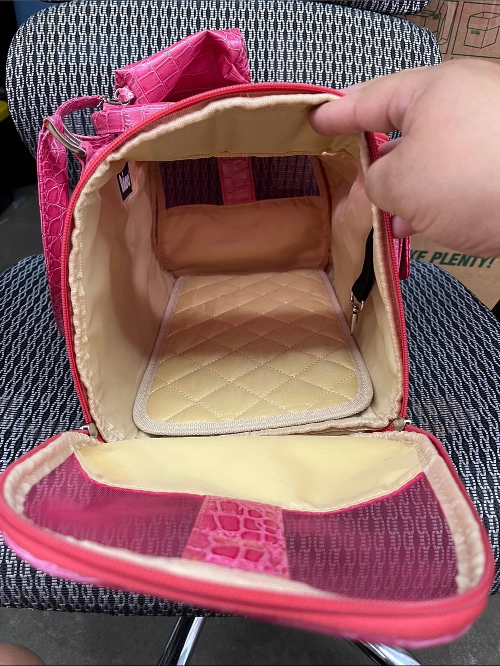 Anima bag front treats