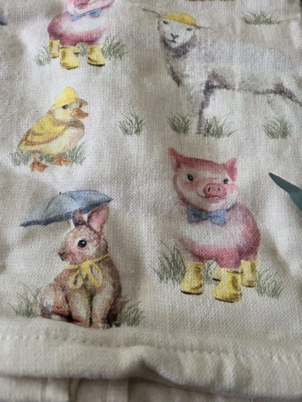 Rachel Ashwell cute farmhouse