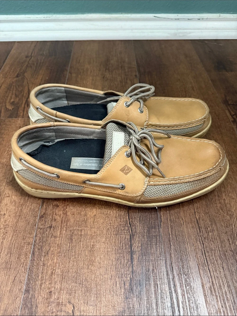 Sperry shoes outsole stitching
