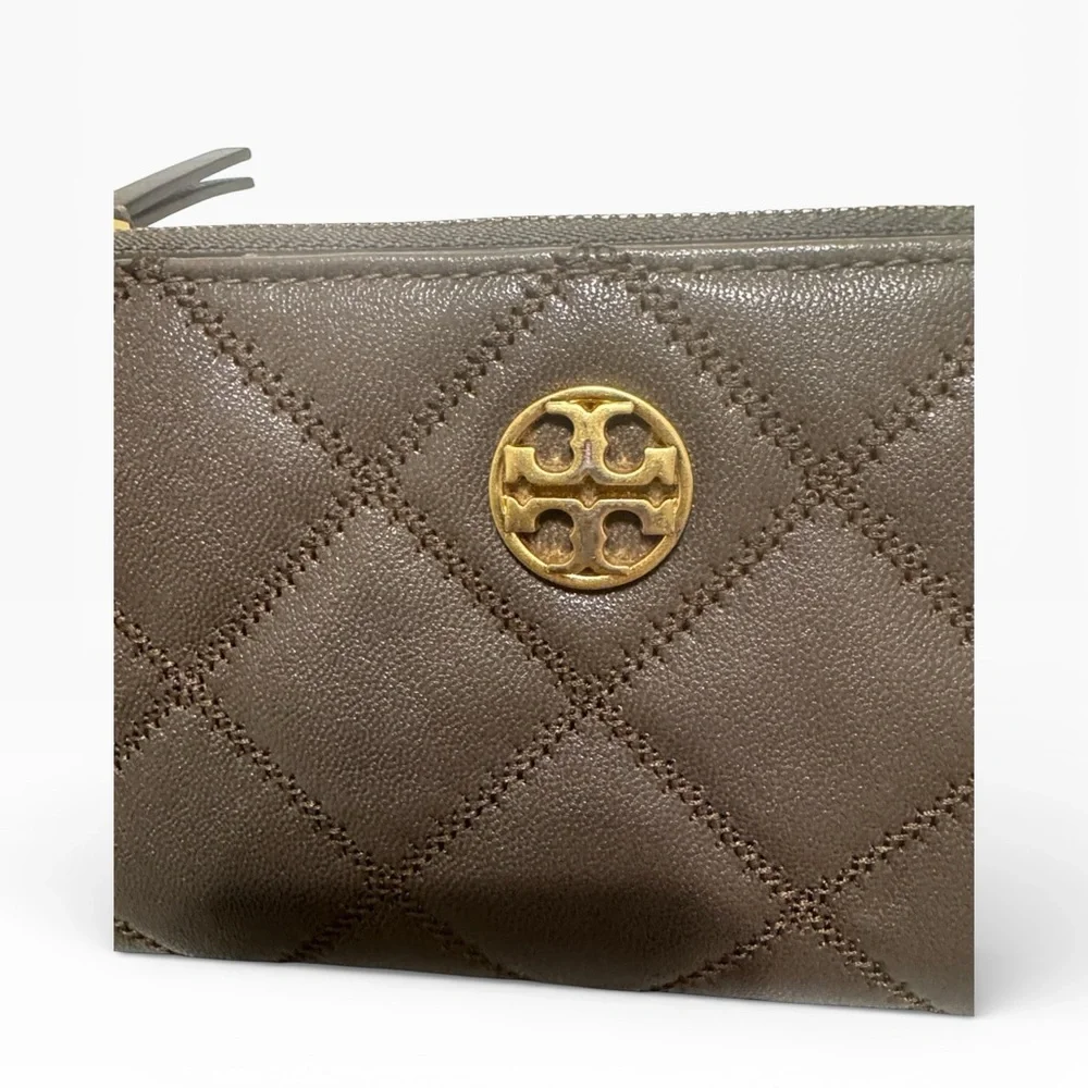 Tory Burch like clean excellent
