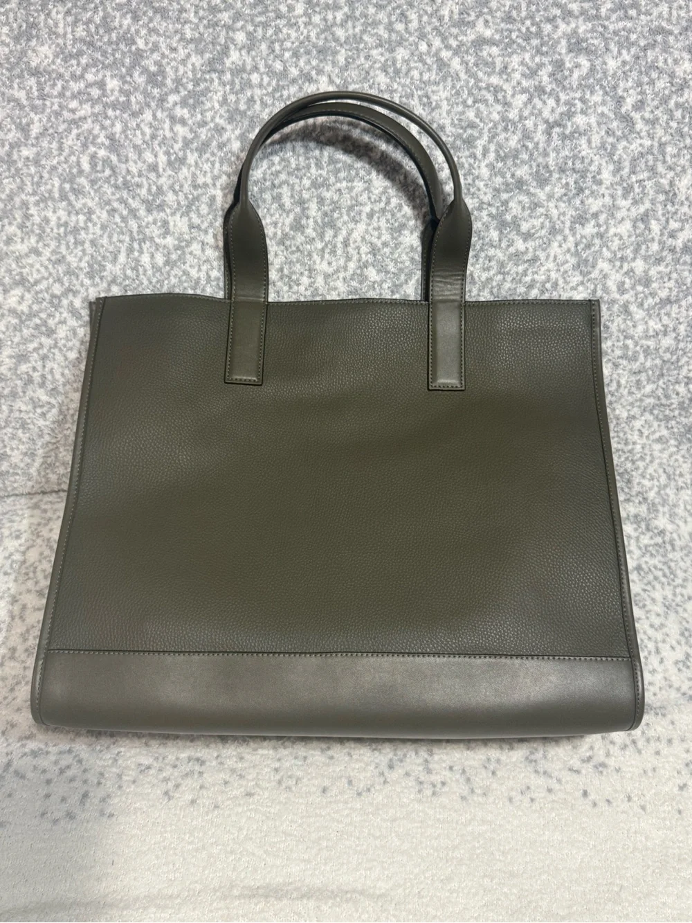 Michael Kors spacious michael
