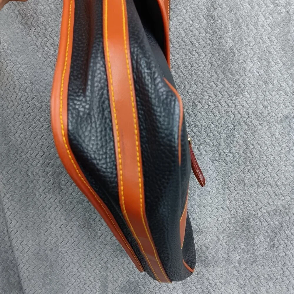 Dooney & Bourke morning black 50