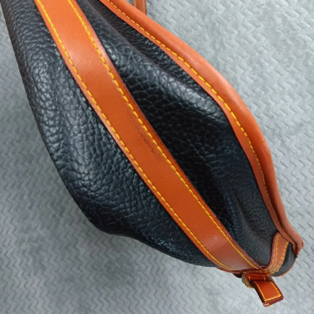 Dooney & Bourke wear doubts closure