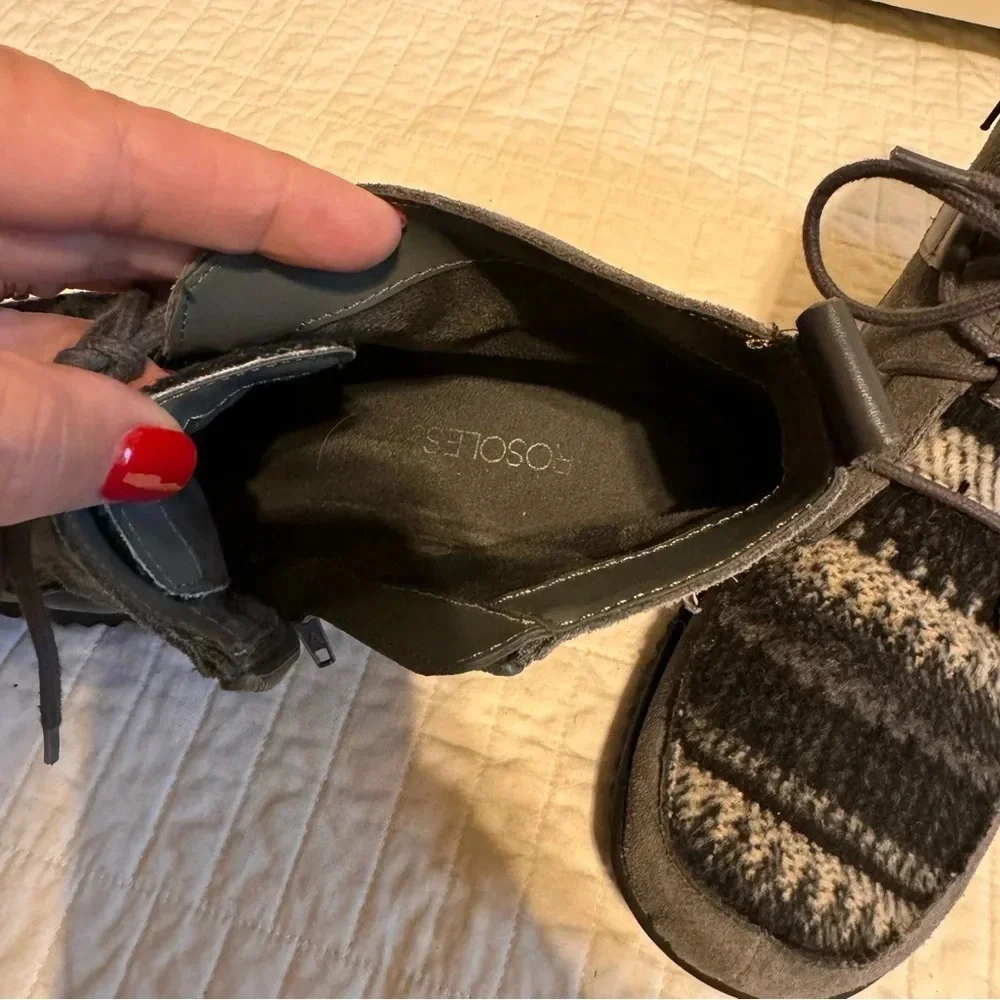 AEROSOLES zipper grey