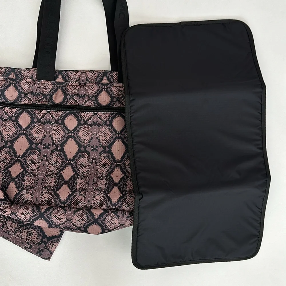 Lesportsac carlin diaper
