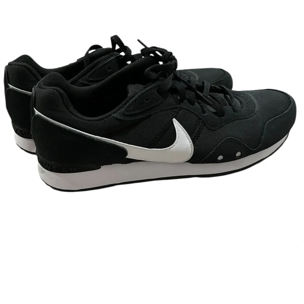 Nike black tags venture