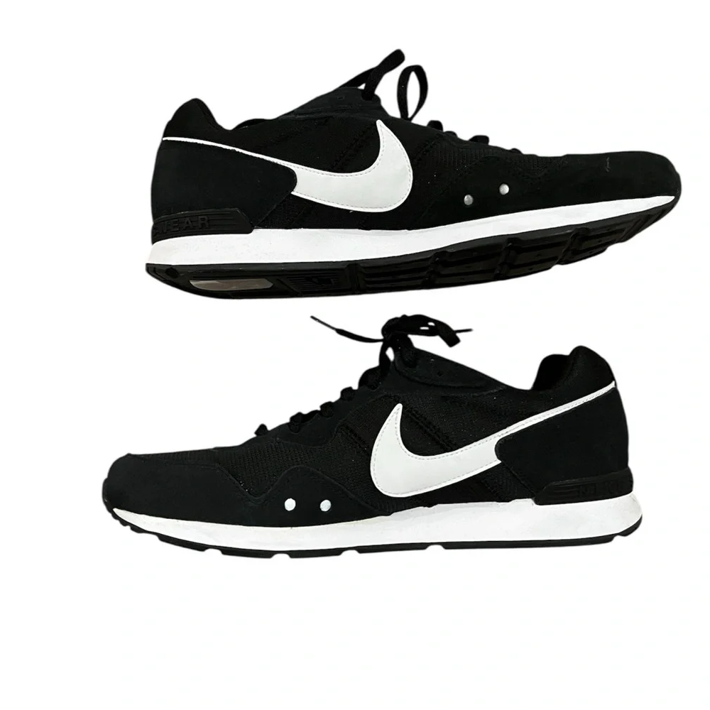Nike sneakers new