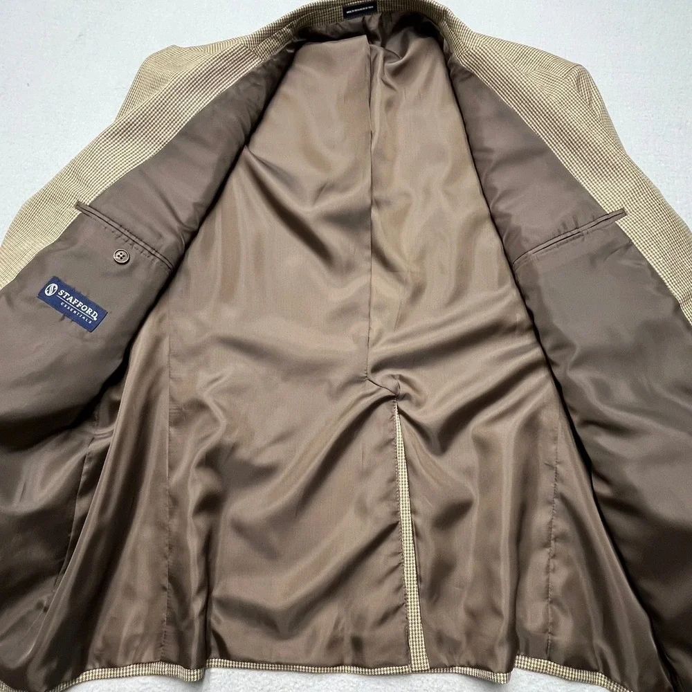 Stafford Essentials cut designed polyester