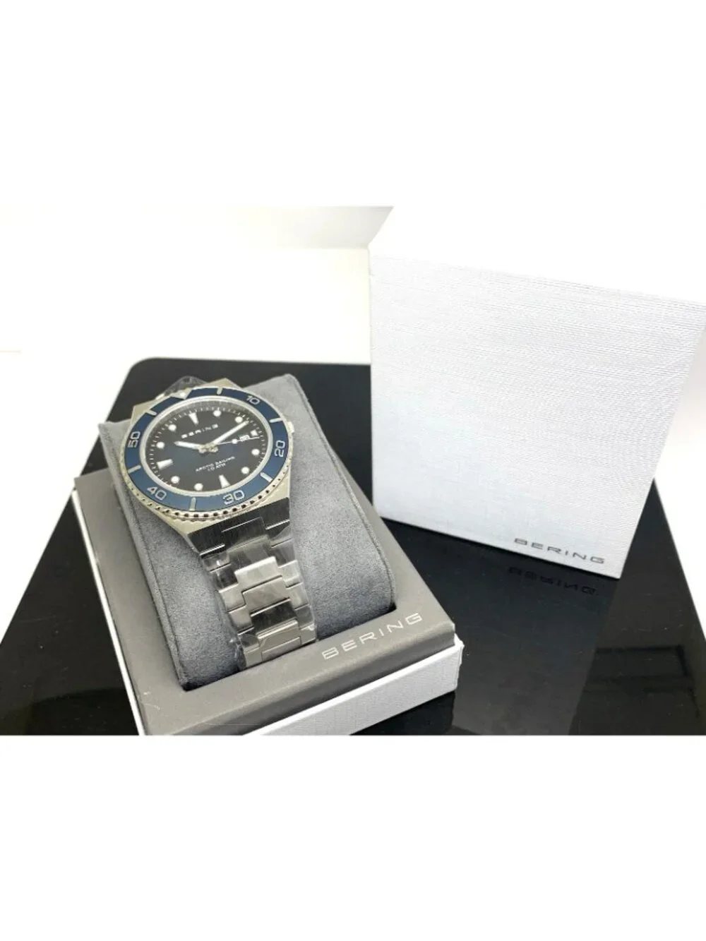 Bering men watch