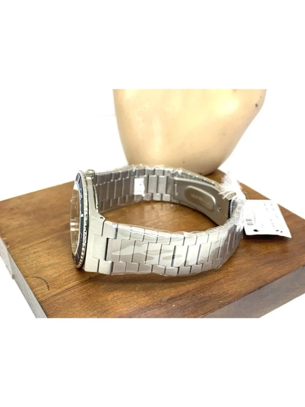 Bering men watch