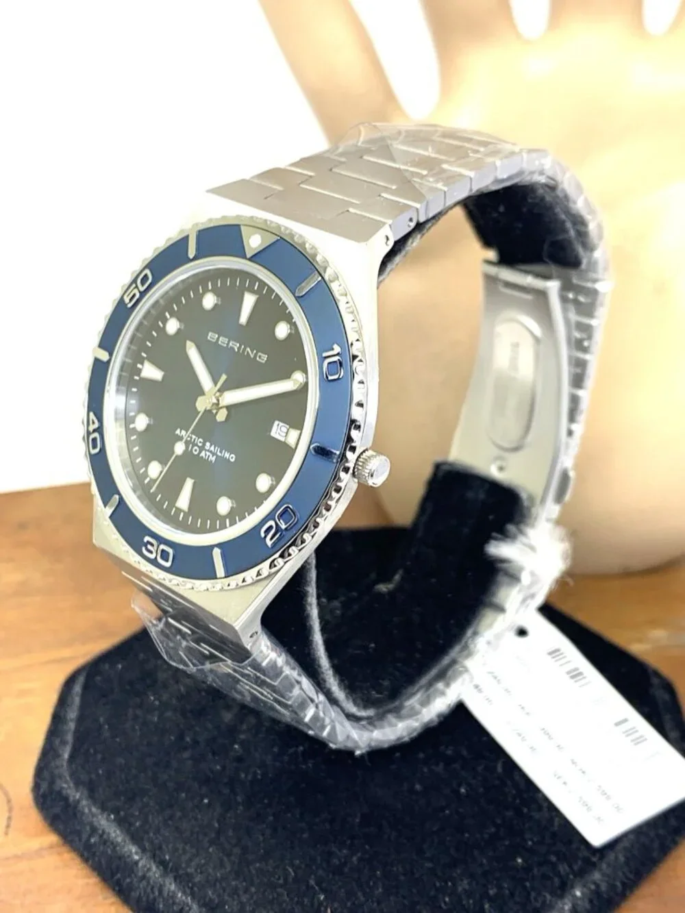 Bering men watch