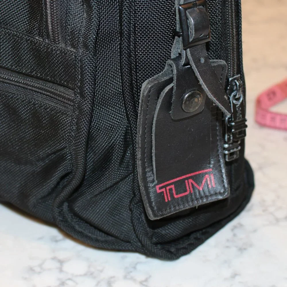 Tumi organizer bargain opportunity