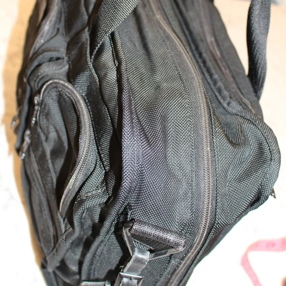 Tumi @shopcandlemore well