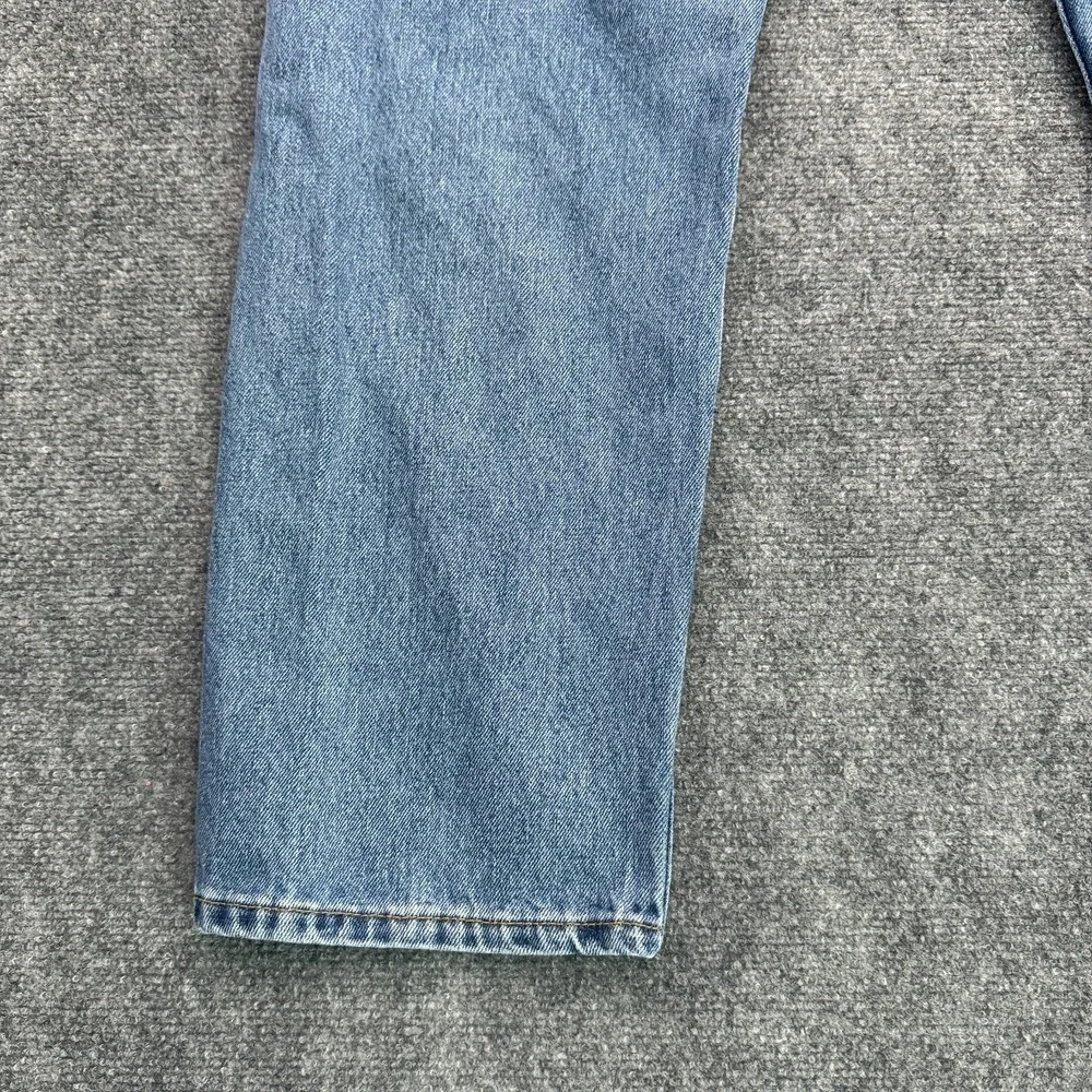 Levis or confident 505