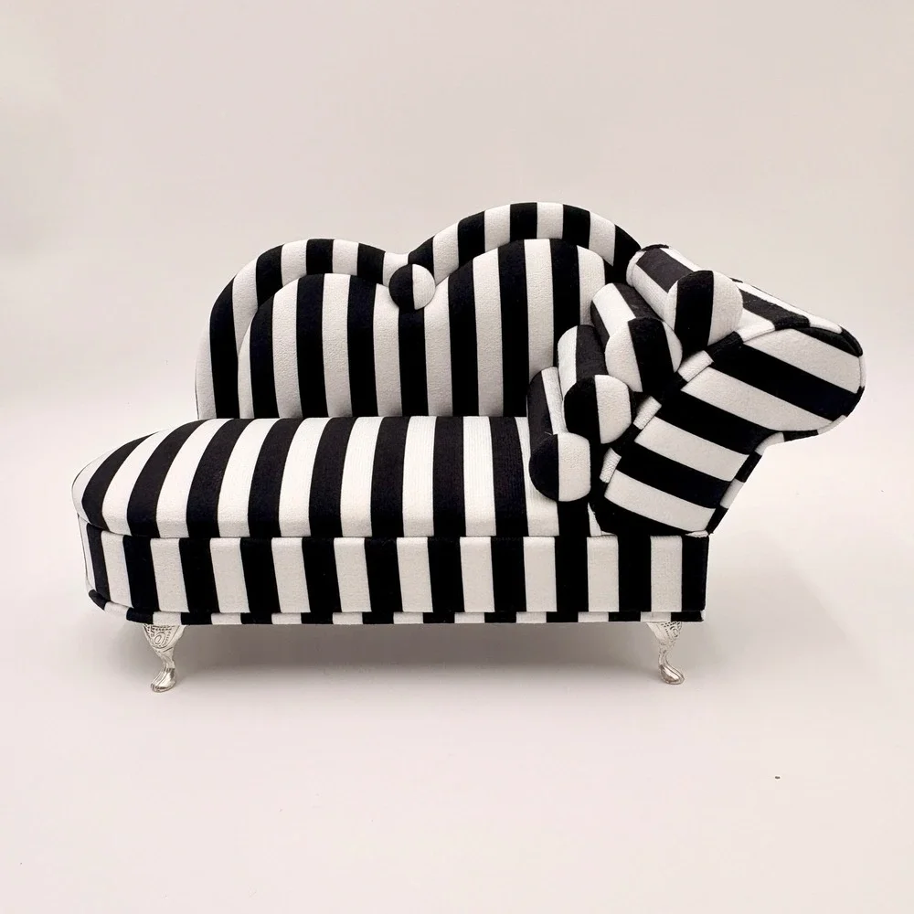 KOT black white