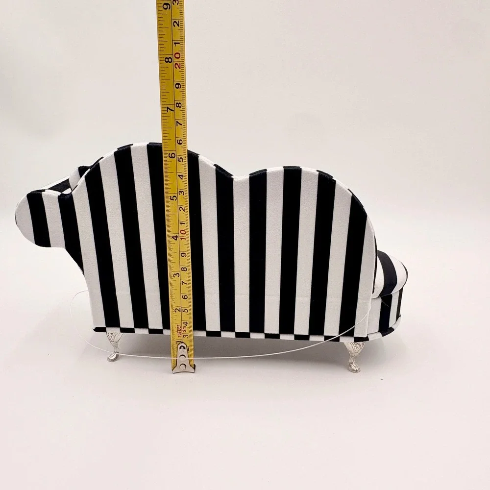 KOT black white