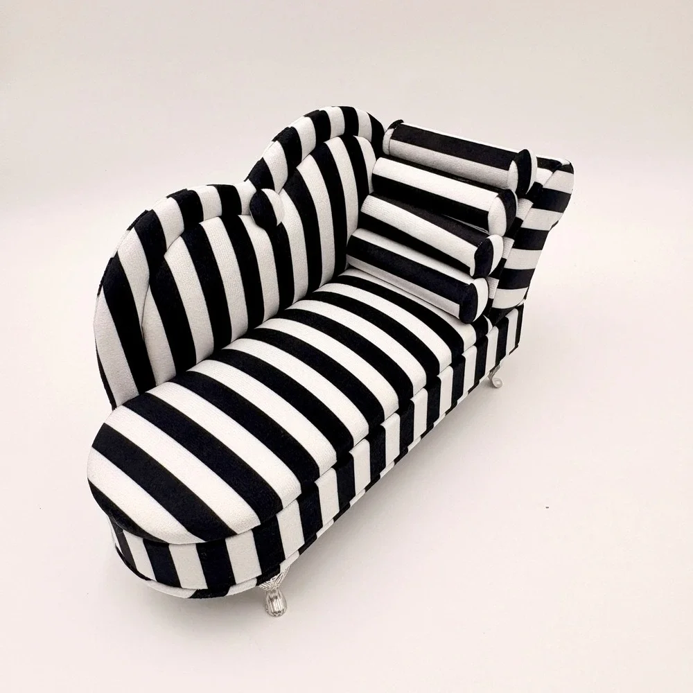 KOT black white