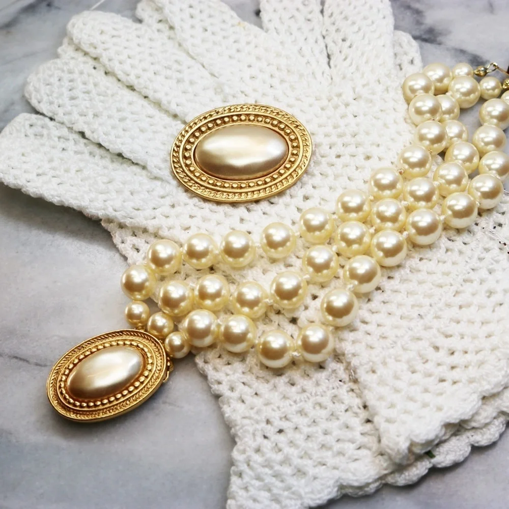Carolee started exquisite creating