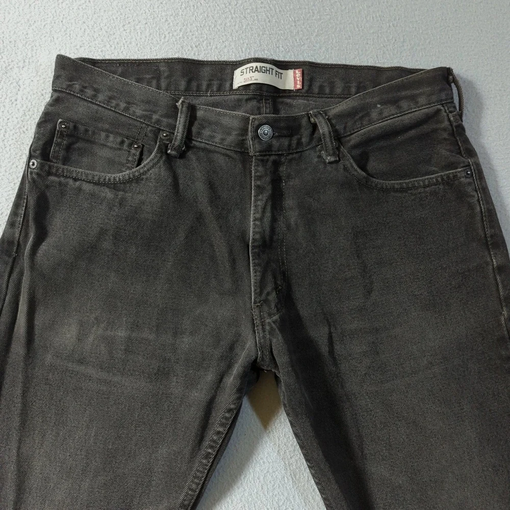 Levis rear durable red