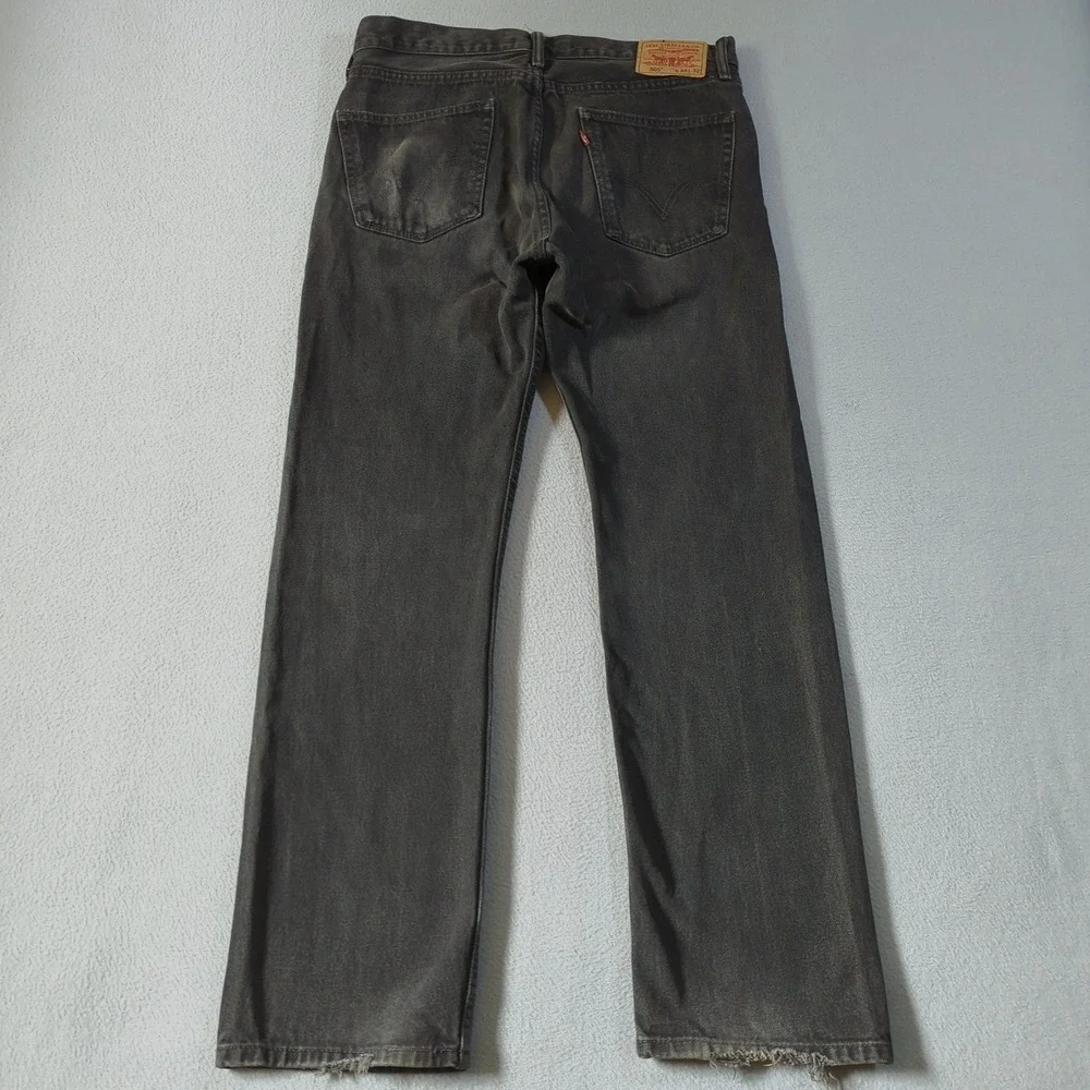 Levis tone red fabric