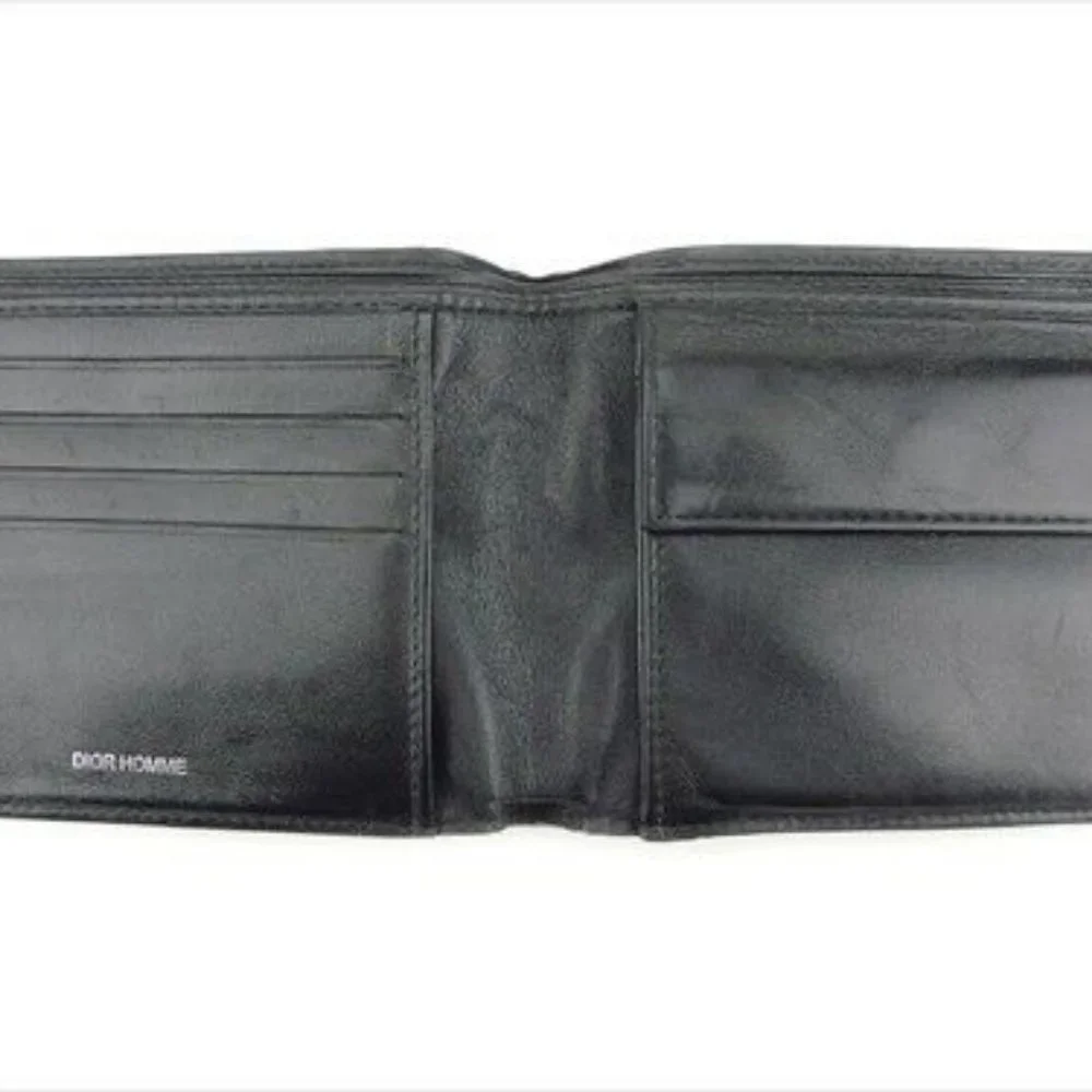 Dior model bifold