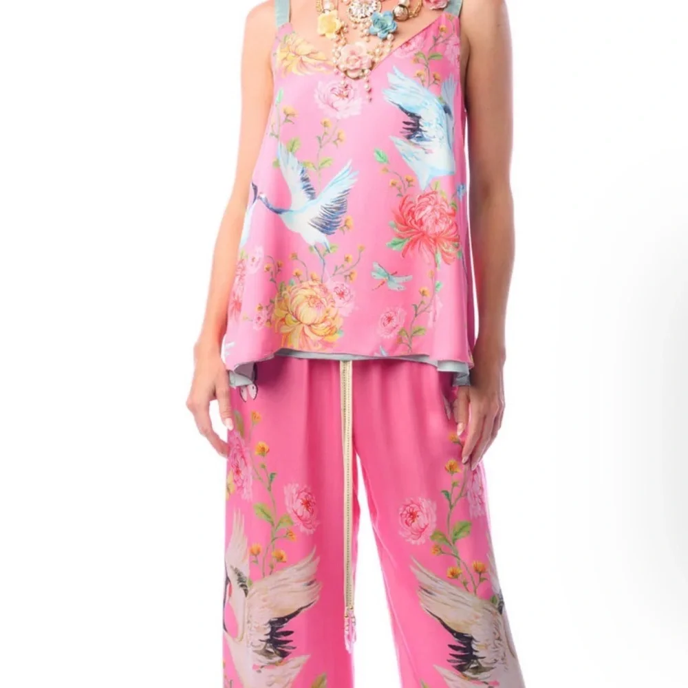 Aratta floral crane