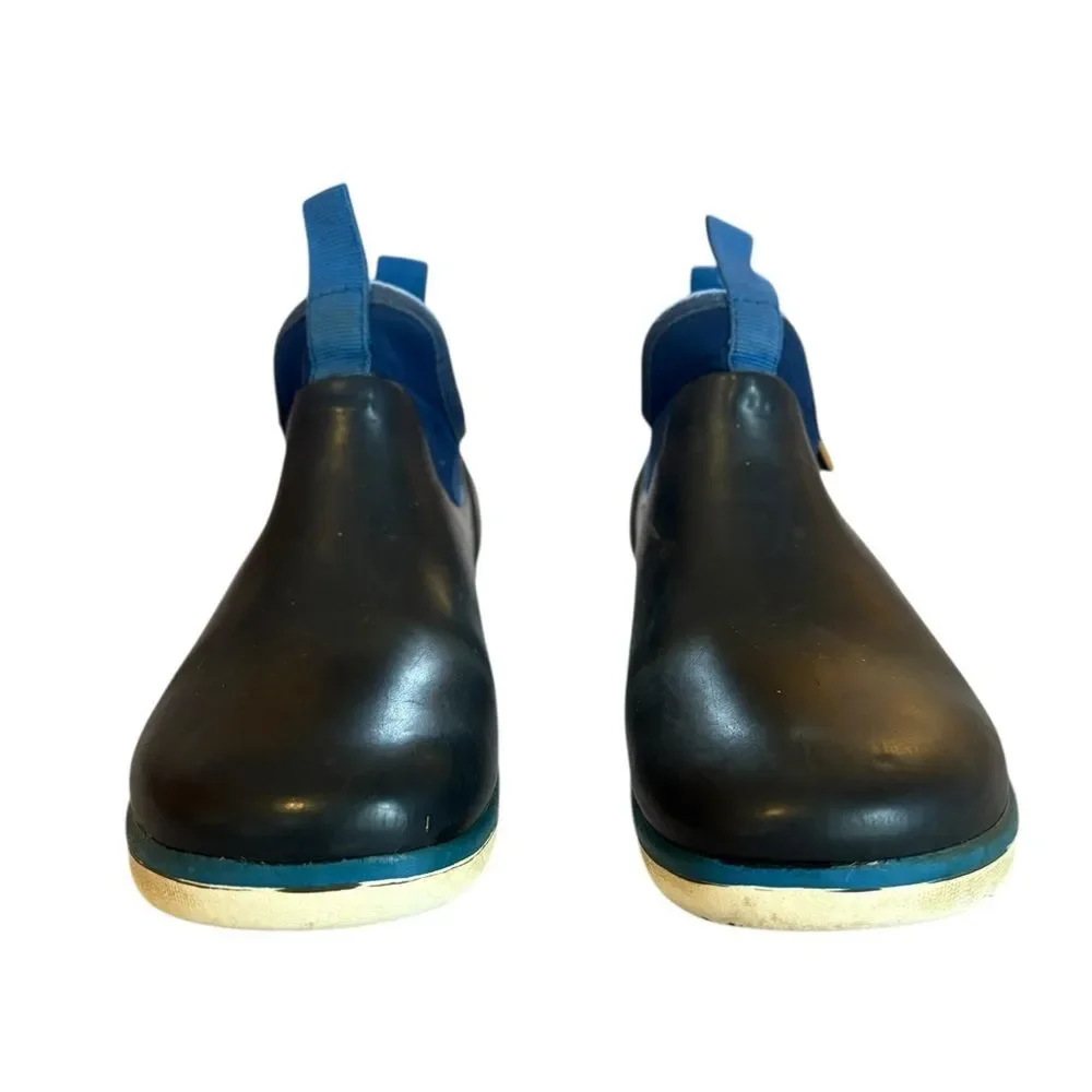 Bogs by made