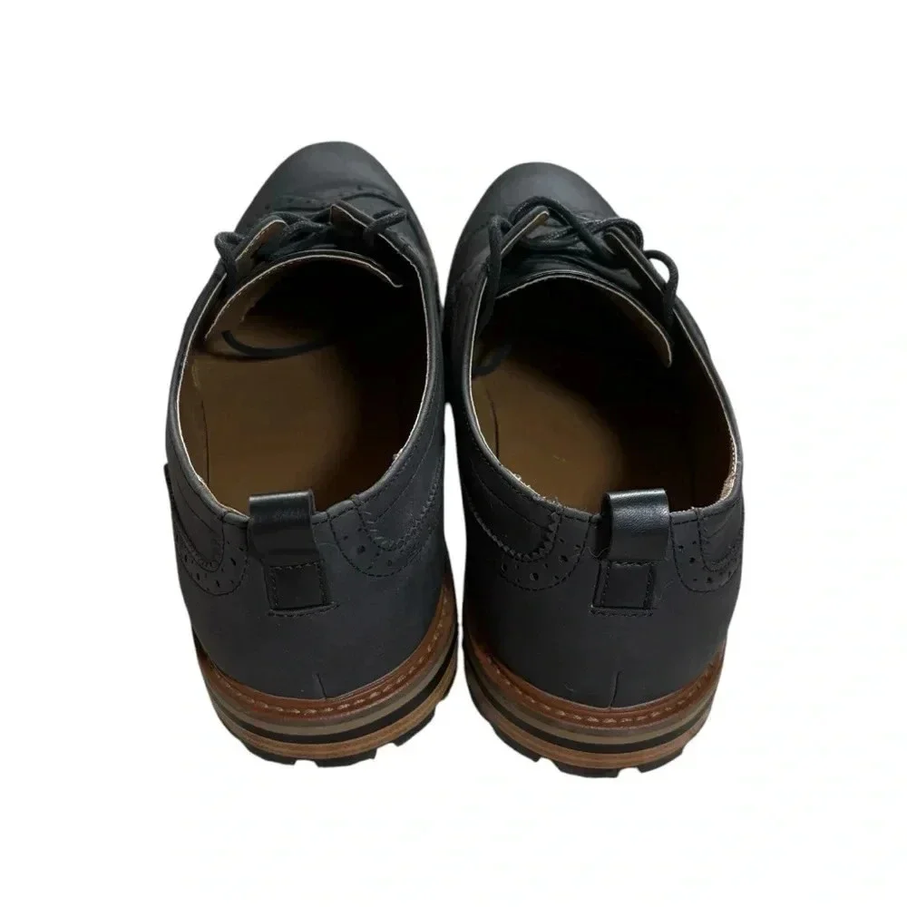 R2 leather size area