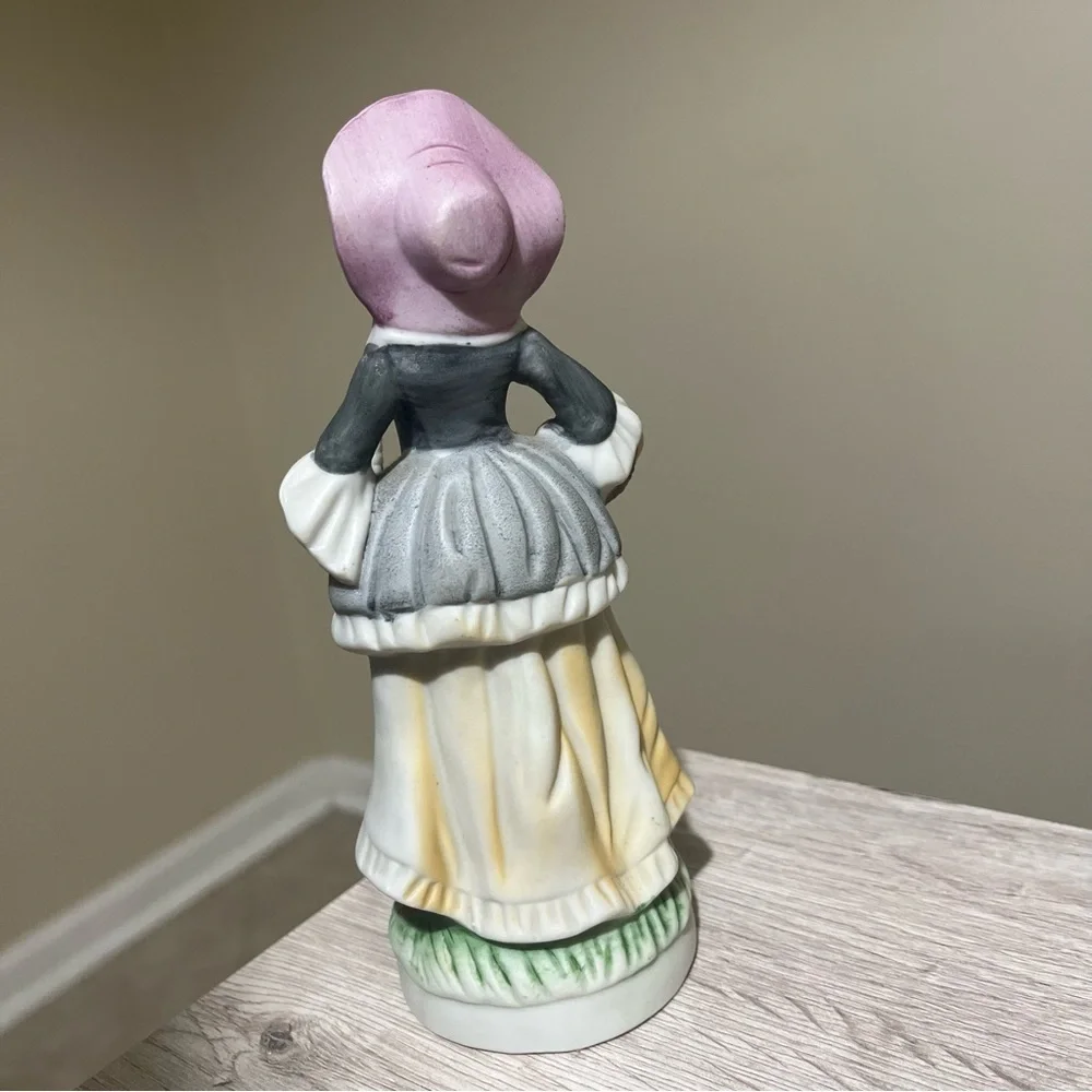 N/A figurine girl