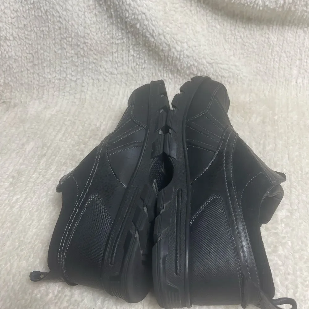 Marc Ecko shoes small owned