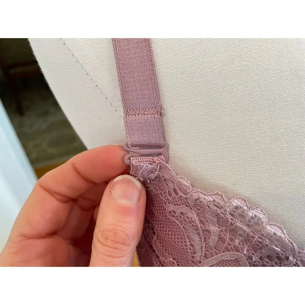 Parisian Intimates cups unhooked