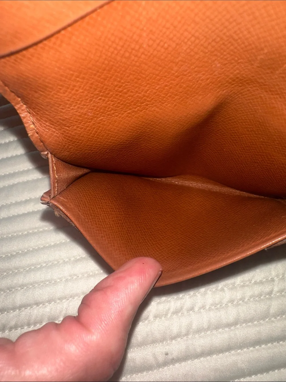 Louis Vuitton compact louis