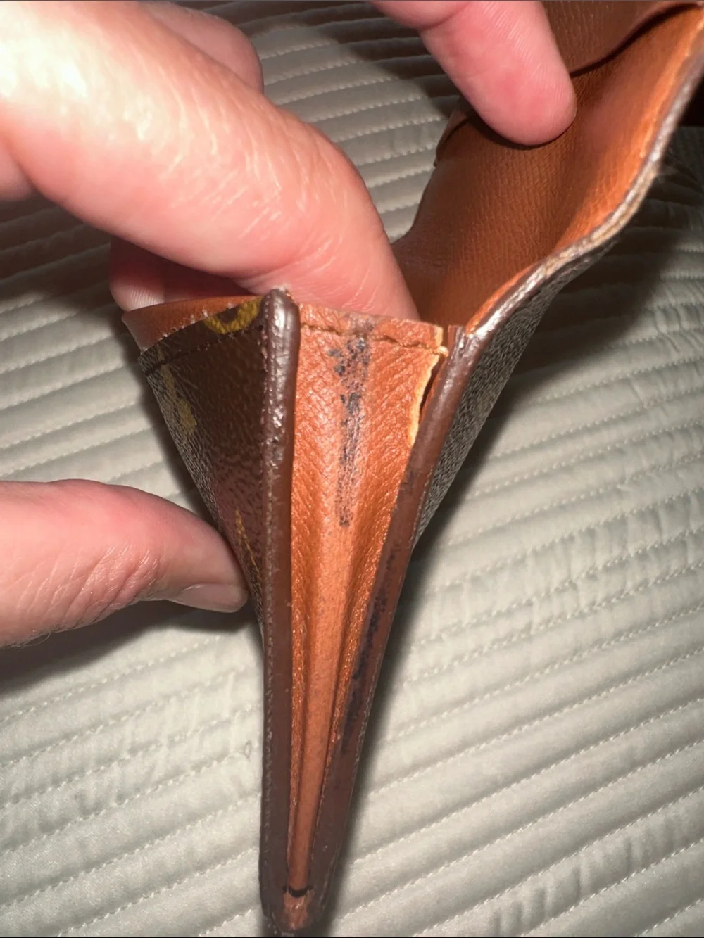 Louis Vuitton compact louis