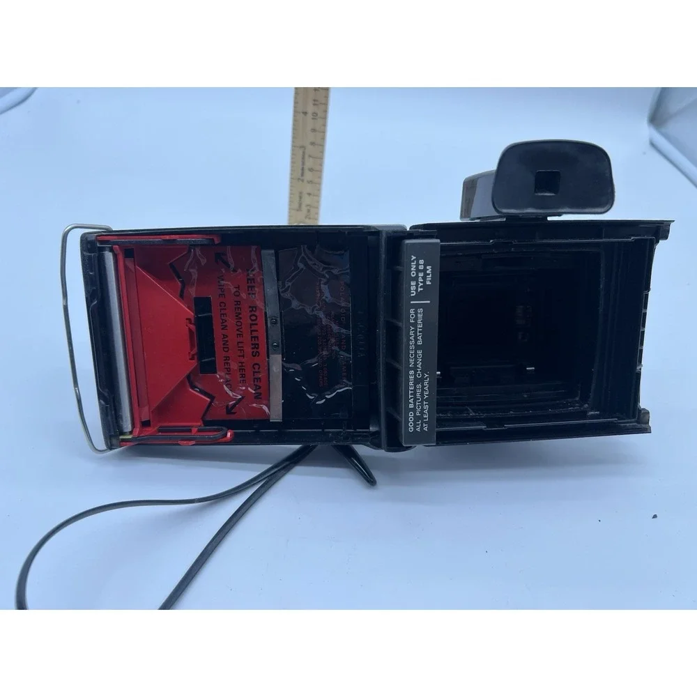 Polaroid embodies shooter format