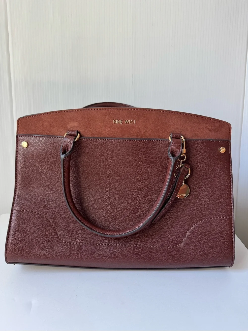 Nine West classic chesnut body