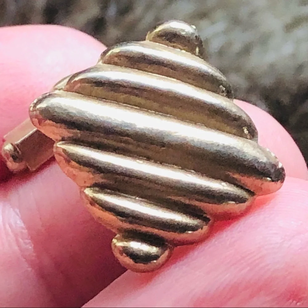 Vintage 5652 maker gold
